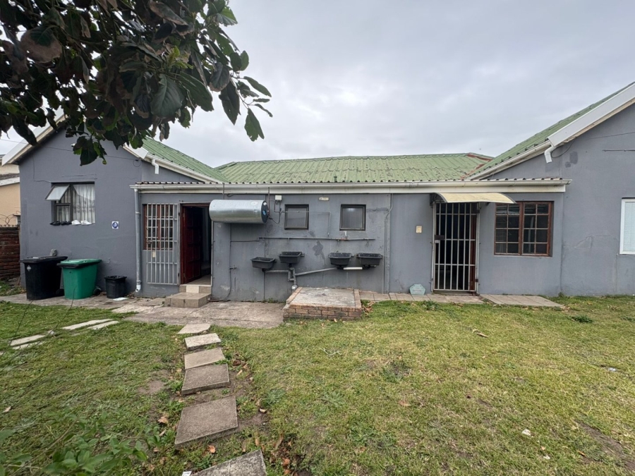 10 Bedroom Property for Sale in Quigney Eastern Cape